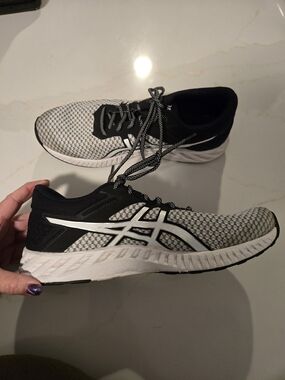 ASICS Women's Black & White Running Shoes